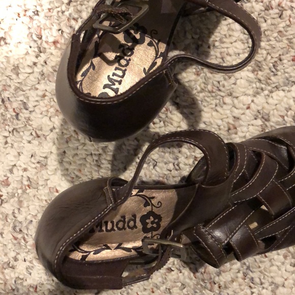 Mudd Crisscrossed Patterned Chunky Heels - Picture 2 of 5